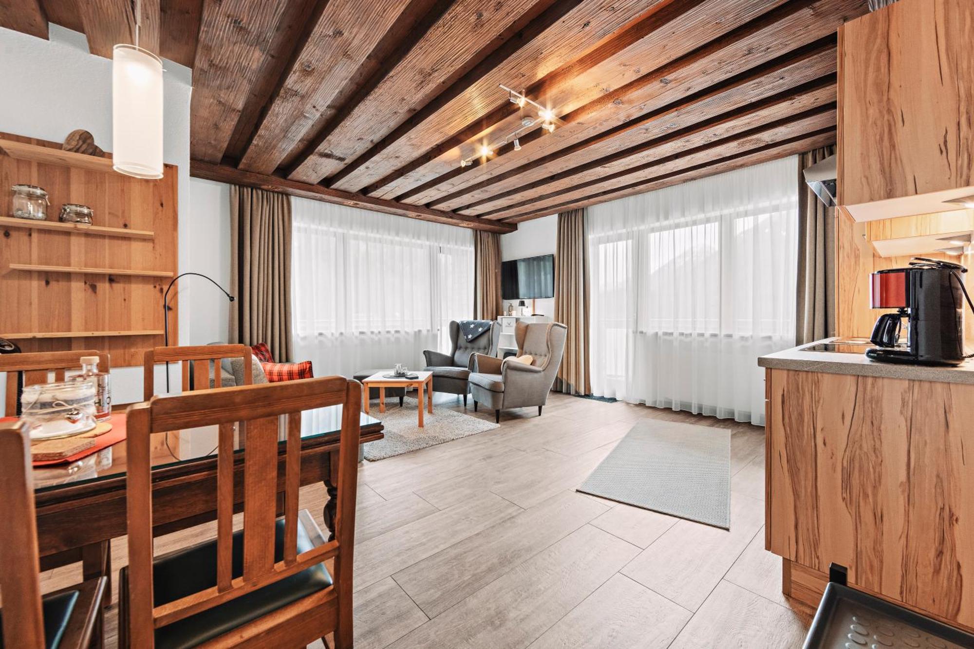 Herzblut Wohlfuehl Appartements 외치 외부 사진
